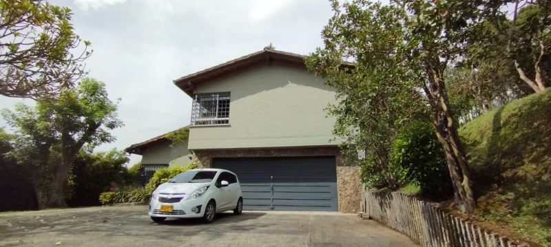 Casa en venta Antioquia Envigado Zúñiga 2700 m2 Habitaciones 3 Baños 4 Garajes 2 Precio $2700000000