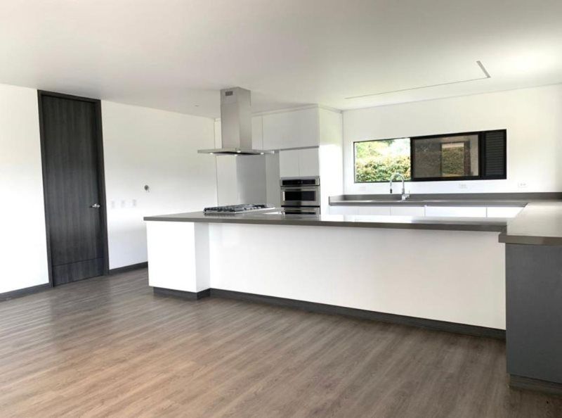 Casa en venta Antioquia Medellín Nueva Villa De Aburra 1605 m2 Habitaciones 3 Baños 5 Garajes 6 Precio $2700000000