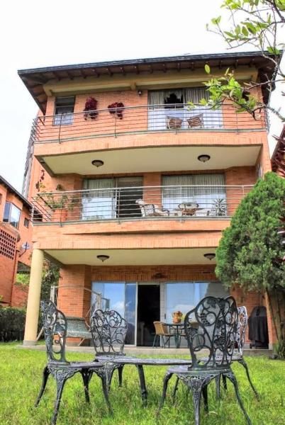 Casa en venta Antioquia Medellín El Tesoro 345 m2 Habitaciones 4 Baños 5 Garajes 3 Precio $2200000000