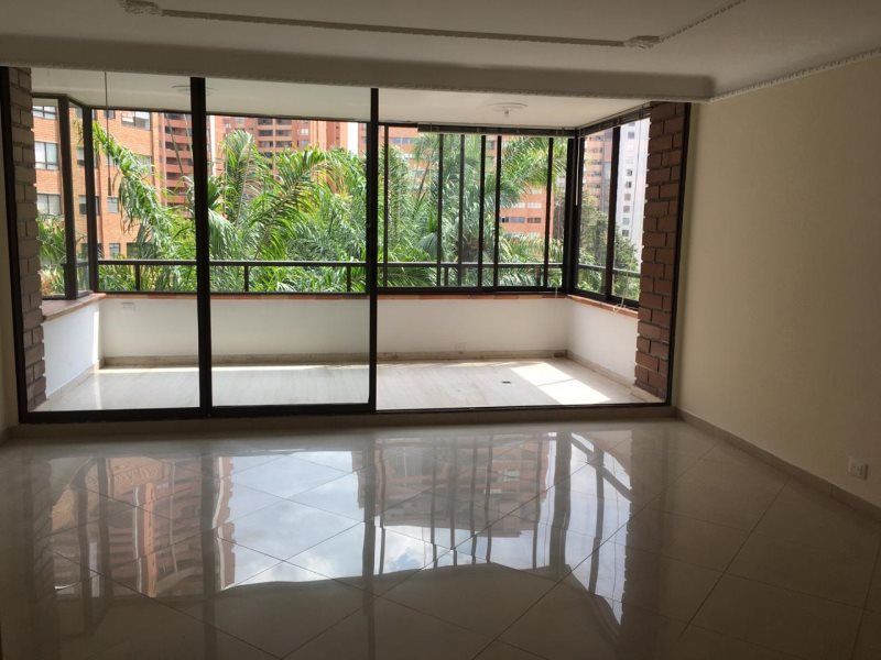 Apartamento en venta Antioquia Medellín La Florida 260 m2 Habitaciones 5 Baños 5 Garajes 3 Precio $1750000000