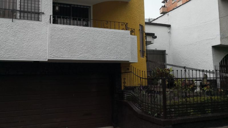 Casa en venta Antioquia Medellín Los Conquistadores 440 m2 Habitaciones 6 Baños 4 Garajes 2 Precio $2800000000