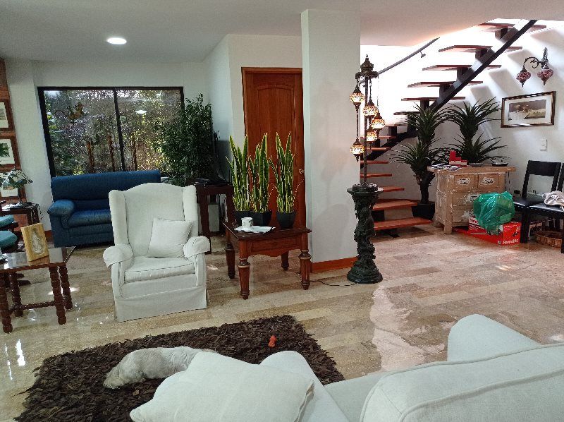 Casa en venta Antioquia Envigado El Esmeraldal 350 m2 Habitaciones 3 Baños 5 Garajes 2 Precio $1600000000