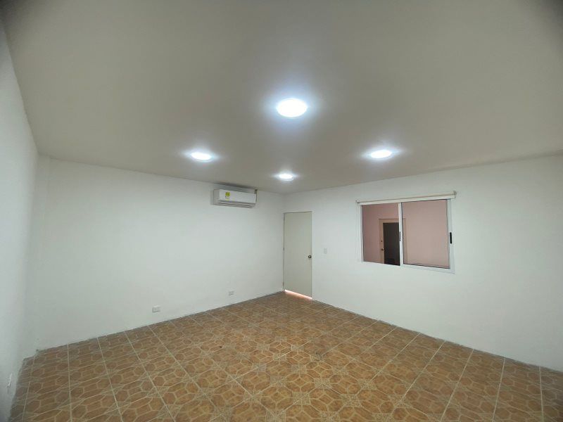 Oficina en arriendo Antioquia Medellín Estadio 35 m2 Habitaciones 0 Baños 1 Garajes 0 Precio $2000000