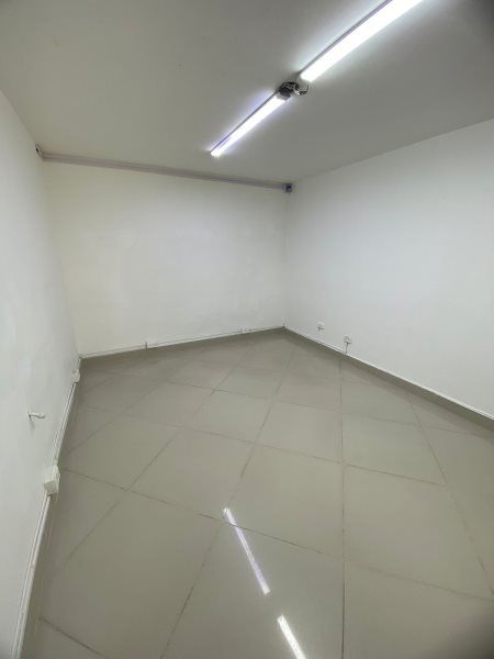 Oficina en arriendo Antioquia Medellín Los Colores 14 m2 Habitaciones 0 Baños 4 Garajes 0 Precio $1200000
