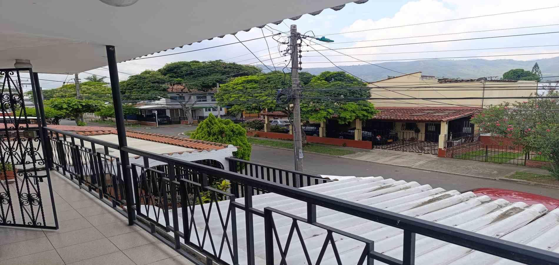 Casa en venta Valle Del Cauca Cali Urbanización La Merced 280 m2 Habitaciones 6 Baños 4 Garajes 2 Precio $680000000