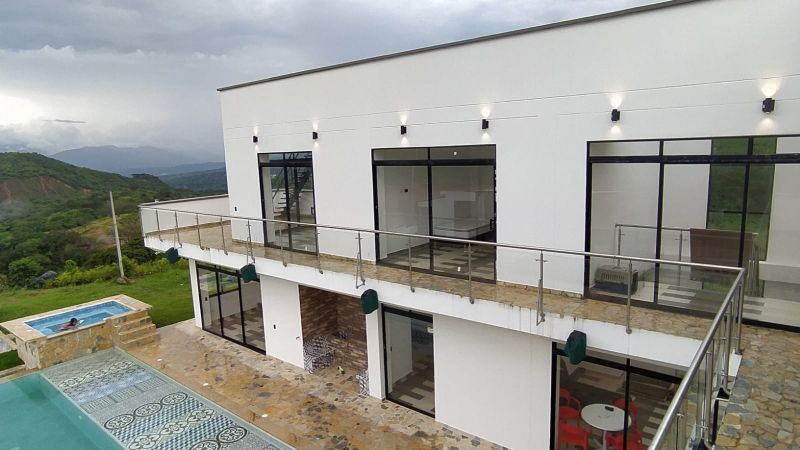 Finca en venta Antioquia San Jerónimo San Jerónimo 2670 m2 Habitaciones 5 Baños 6 Garajes 8 Precio $1900000000