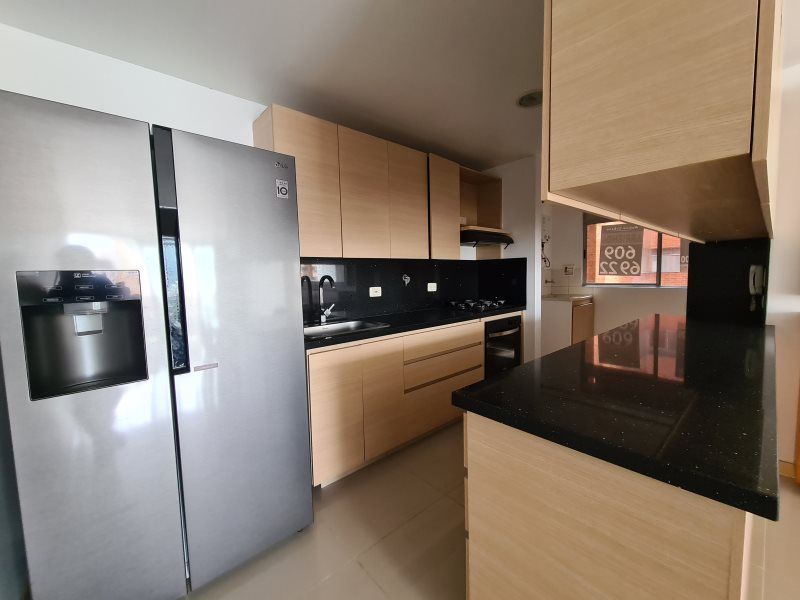 Apartamento en arriendo Antioquia Envigado Jardines 116 m2 Habitaciones 3 Baños 3 Garajes 2 Precio $6000000