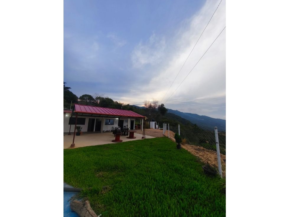 Casa en arriendo Santander Girón Girón 1000 m2 Habitaciones 2 Baños 1 Garajes 0 Precio $2000000