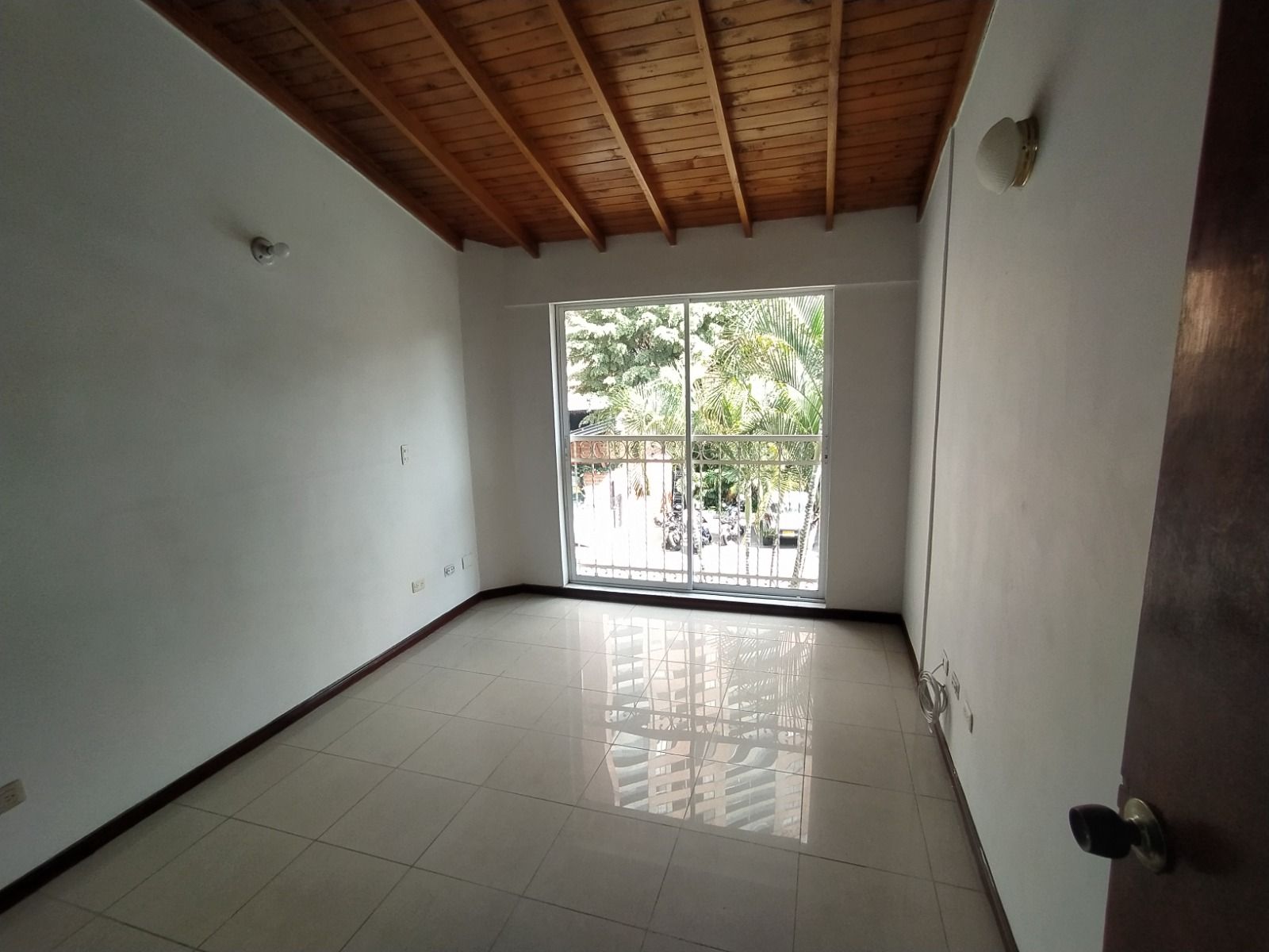 Casa en arriendo Antioquia Itagüí Santa Maria La Nueva 190 m2 Habitaciones 3 Baños 3 Garajes 1 Precio $3700000