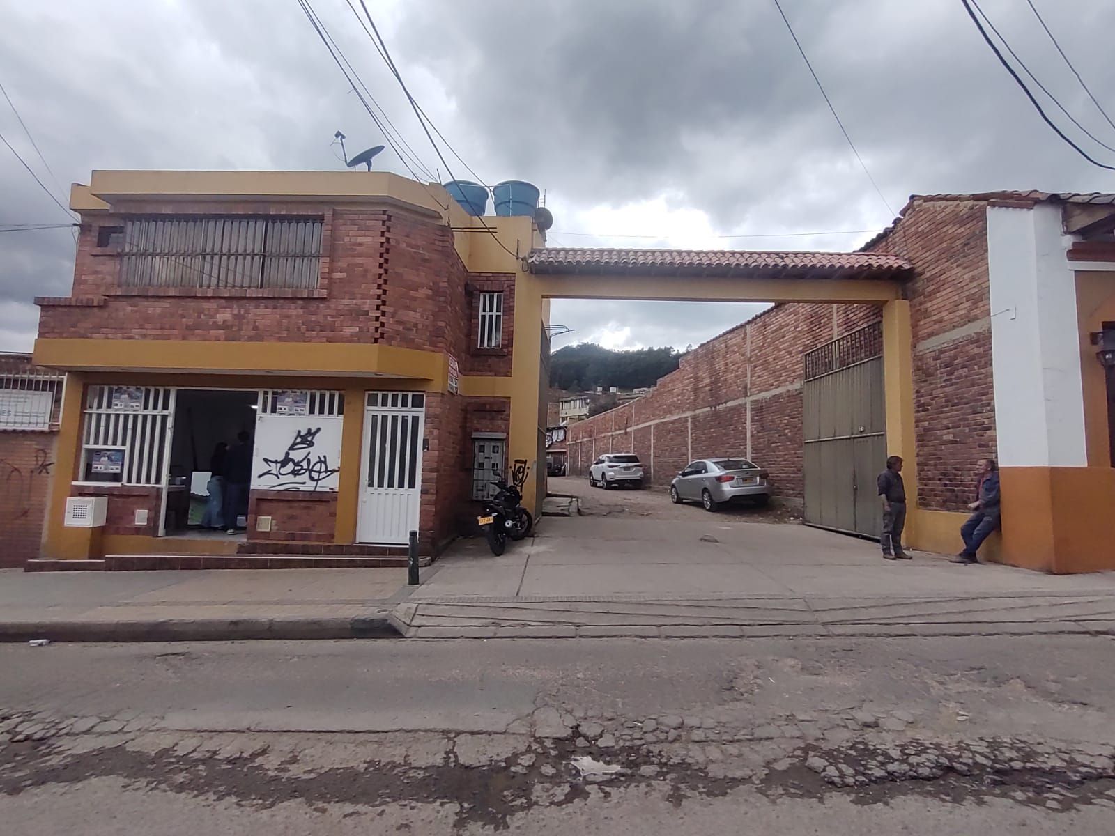 Casa en venta Cundinamarca Zipaquirá La Concepción 580 m2 Habitaciones 2 Baños 2 Garajes 4 Precio $1500000000