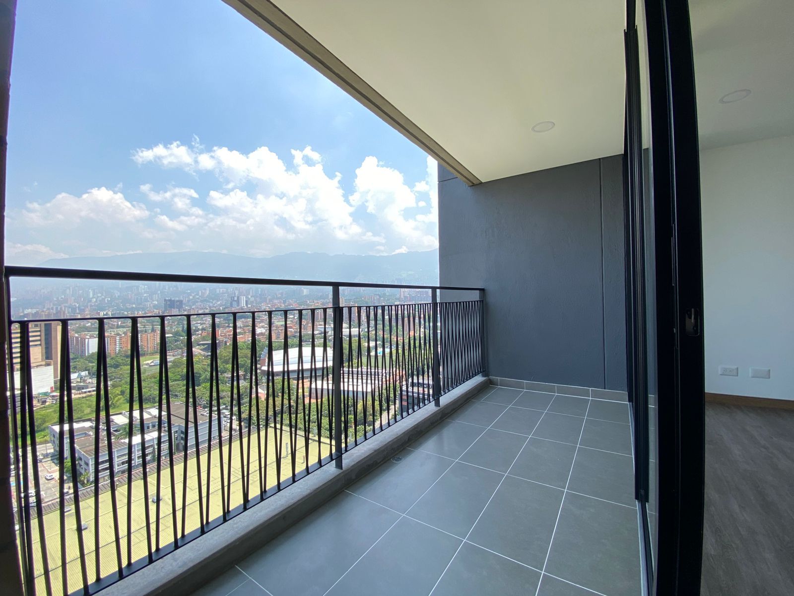 Apartamento en arriendo Antioquia Envigado Las Casitas 94 m2 Habitaciones 3 Baños 2 Garajes 1 Precio $5000000
