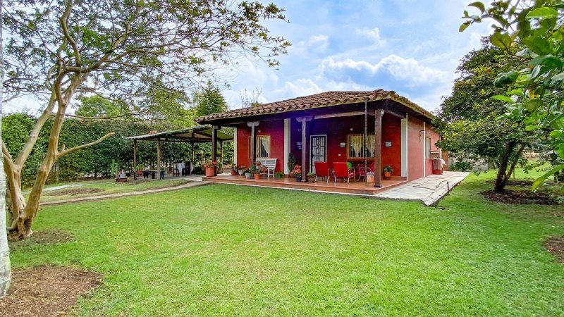 Finca en venta Antioquia Rionegro Centro 2000 m2 Habitaciones 3 Baños 2 Garajes 0 Precio $1400000000