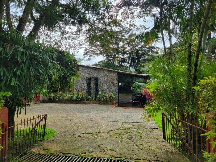 Finca en venta Valle Del Cauca Cali Cali 480 m2 Habitaciones 5 Baños 3 Garajes 4 Precio $900000000