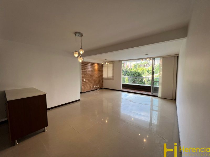 Apartamento en arriendo Antioquia Envigado Uribe Ángel 115 m2 Habitaciones 3 Baños 3 Garajes 2 Precio $3700000