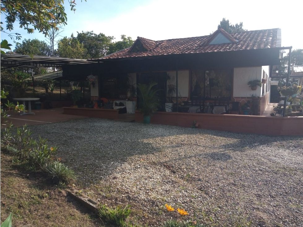 Finca en venta Antioquia Marinilla Marinilla 300 m2 Habitaciones 5 Baños 4 Garajes 1 Precio $1800000000