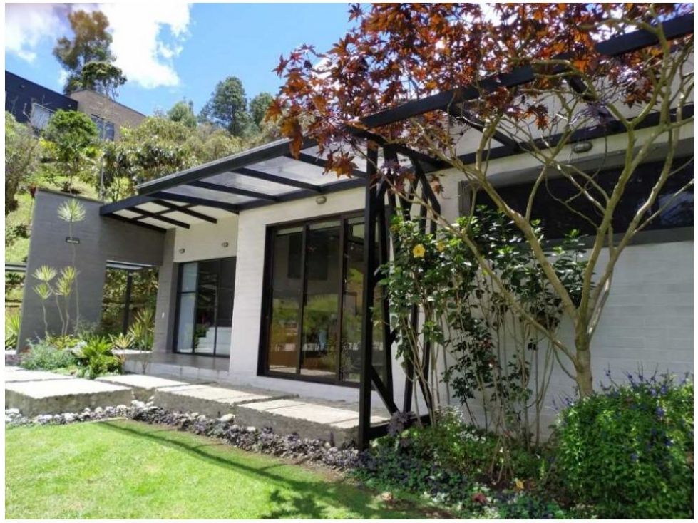 Casa Campestre en venta Antioquia Medellín Asomadera No1 400 m2 Habitaciones 4 Baños 6 Garajes 8 Precio $2800000000