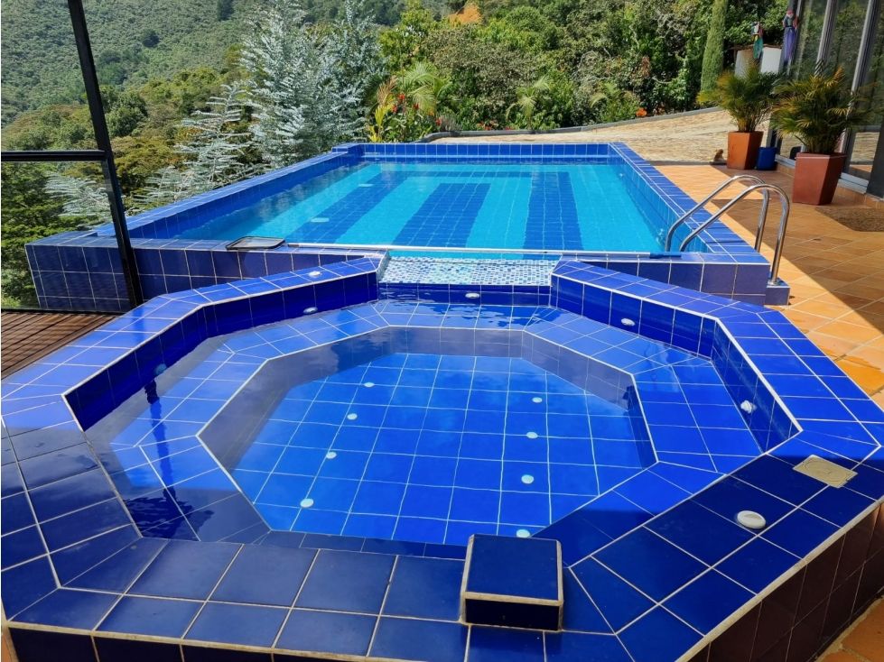 Casa Campestre en venta Antioquia Bello La Cabañita 348 m2 Habitaciones 4 Baños 4 Garajes 8 Precio $2200000000