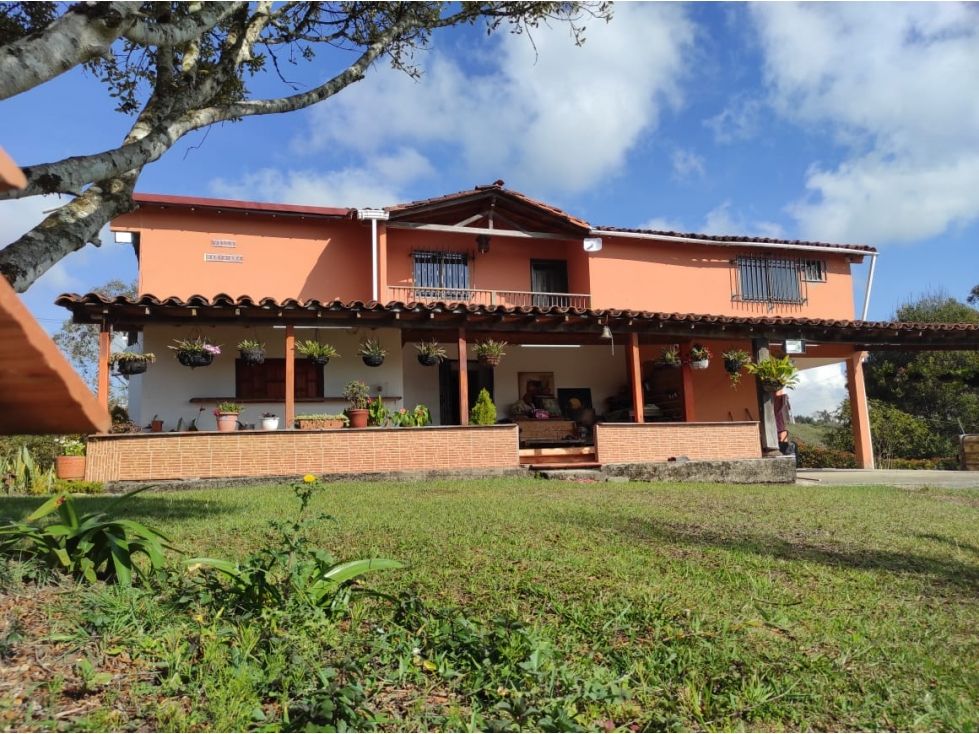 Finca en venta Antioquia San Vicente San Vicente 308 m2 Habitaciones 5 Baños 3 Garajes 8 Precio $1800000000