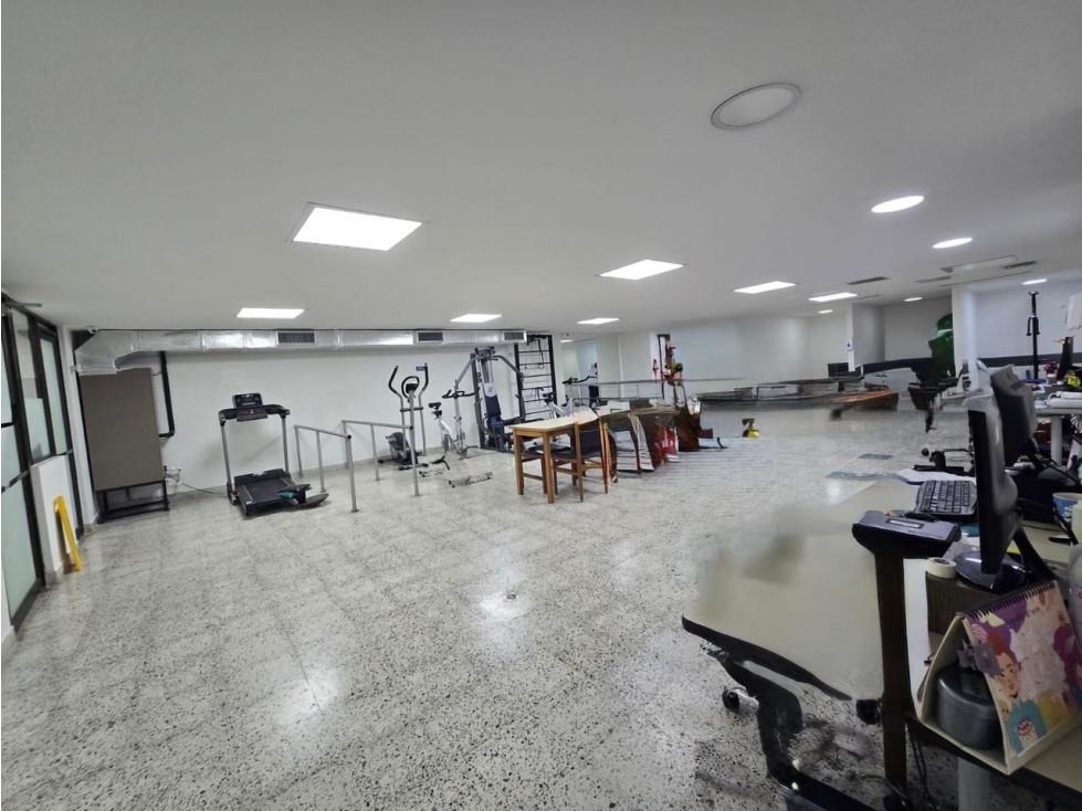 Local en venta Antioquia Medellín Colon 1810 m2 Habitaciones 0 Baños 8 Garajes 28 Precio $7050000000