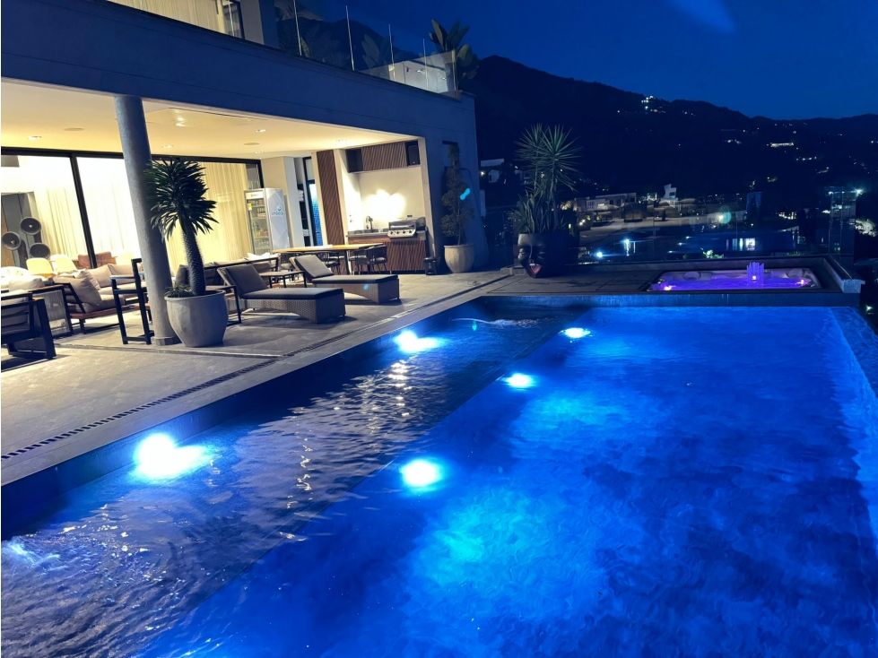 Casa Campestre en venta Antioquia Medellín El Poblado 1500 m2 Habitaciones 13 Baños 10 Garajes 8 Precio $16000000000