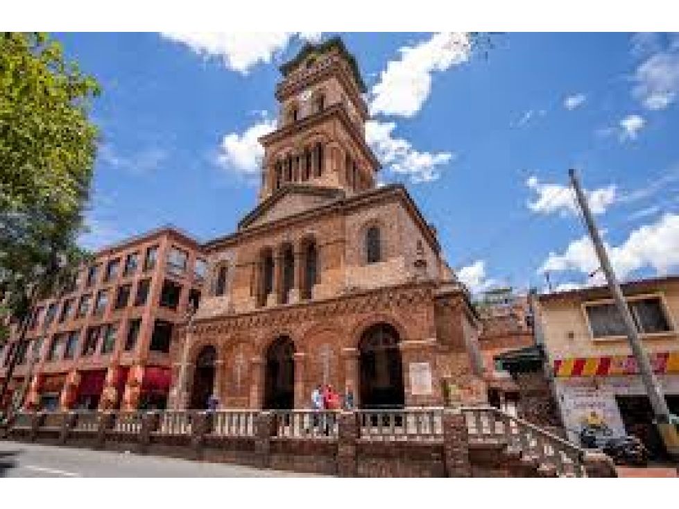 Lote en venta Antioquia Medellín El Poblado 1000 m2 Habitaciones 0 Baños 0 Garajes 0 Precio $12000000000