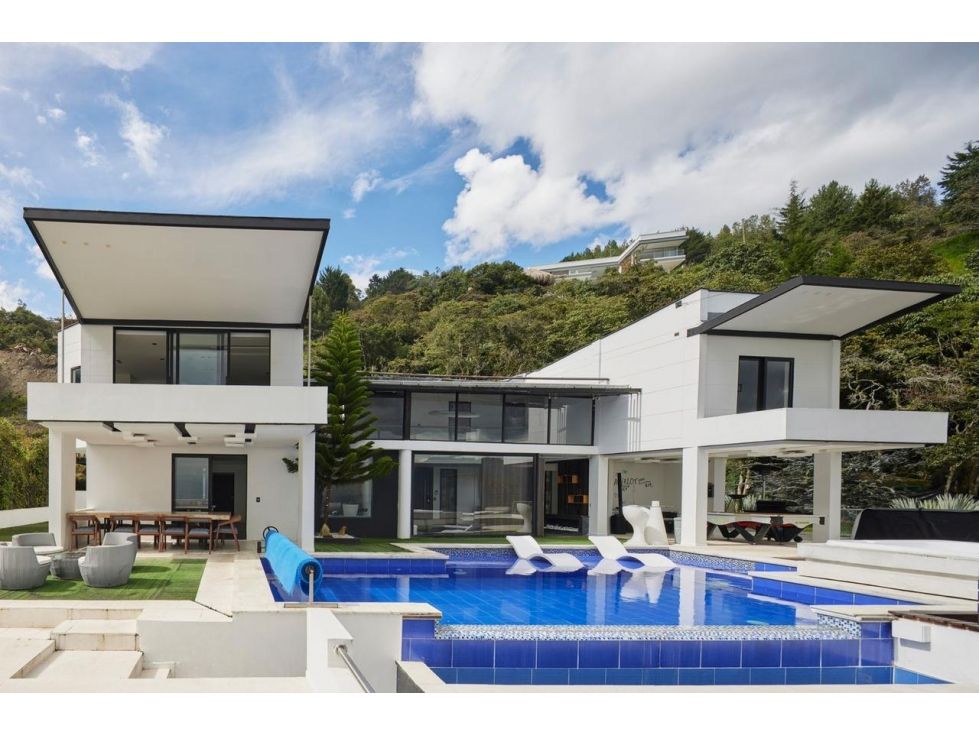 Casa en venta Antioquia Bello Ciudad Niquia 600 m2 Habitaciones 5 Baños 6 Garajes 7 Precio $2600000000
