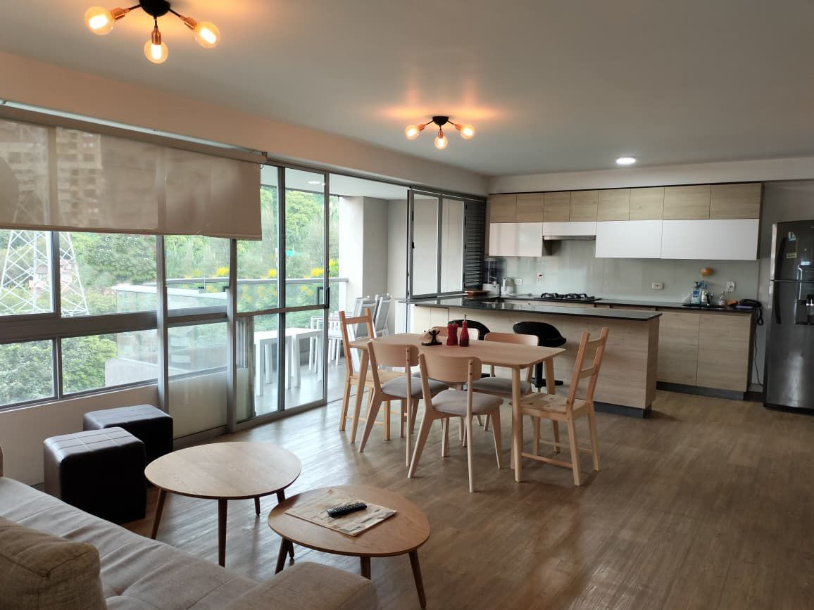 Apartamento en arriendo Antioquia Medellín San Diego 95 m2 Habitaciones 3 Baños 2 Garajes 2 Precio $6000000