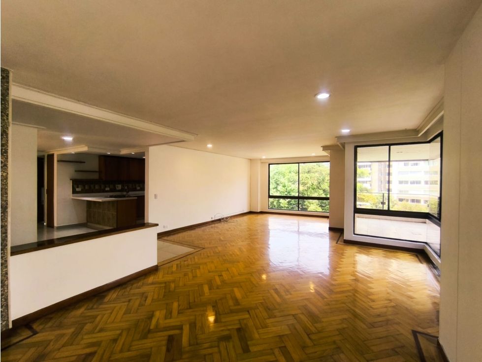 Apartamento en arriendo Antioquia Medellín Alejandria 230 m2 Habitaciones 3 Baños 3 Garajes 2 Precio $7000000