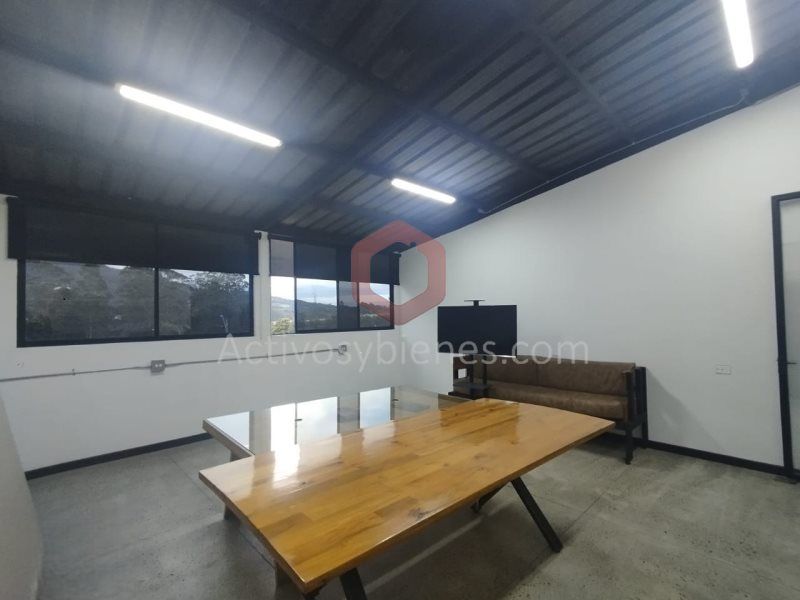 Oficina en arriendo Antioquia La Ceja La Ceja 3 m2 Habitaciones 0 Baños 3 Garajes 0 Precio $2800000