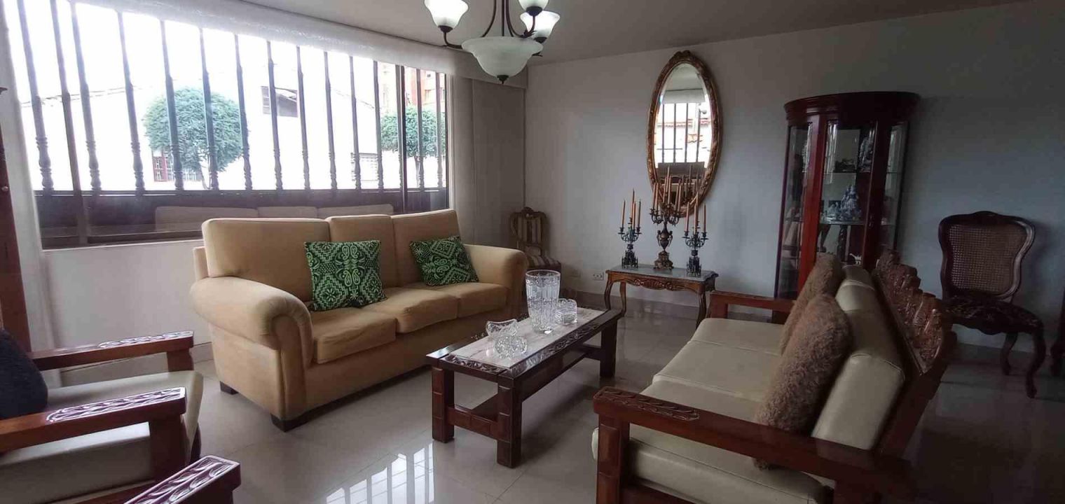 Casa en arriendo Cundinamarca Bogotá Santa Barbara Central 209 m2 Habitaciones 4 Baños 4 Garajes 1 Precio $8500000