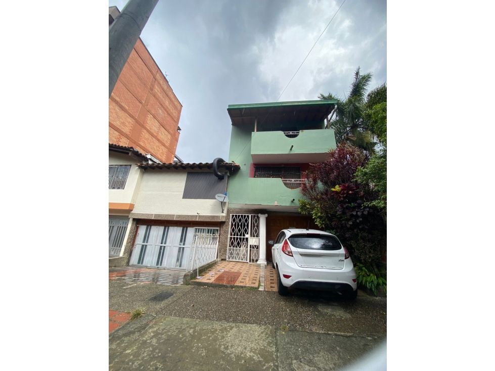 Casa en venta Antioquia Medellín Santa Teresita 325 m2 Habitaciones 6 Baños 7 Garajes 2 Precio $1500000000