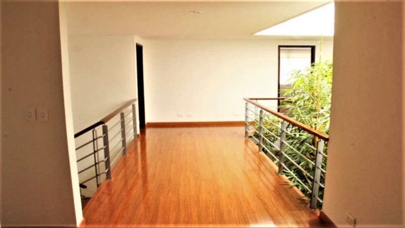 Casa en arriendo Cundinamarca Bogotá Santa Ana Occidental 550 m2 Habitaciones 5 Baños 4 Garajes 4 Precio $16900000