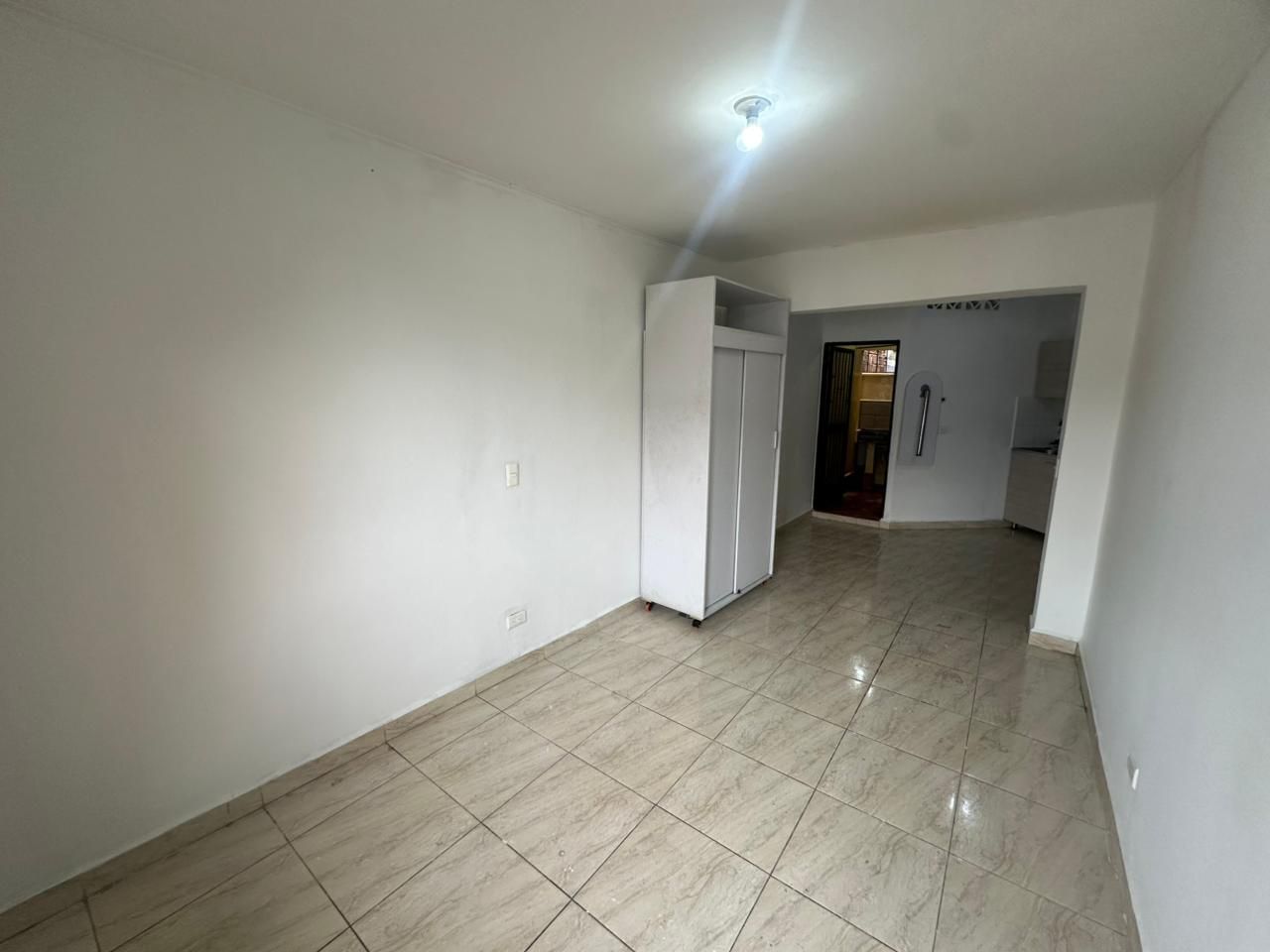Apartaestudio en arriendo Antioquia Medellín El Pomar 27 m2 Habitaciones 1 Baños 1 Garajes 0 Precio $830000