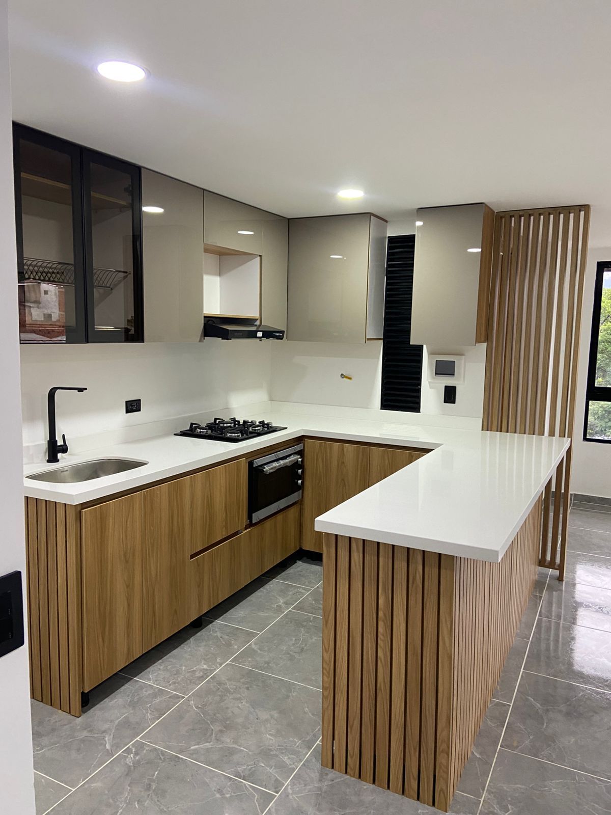 Apartamento en arriendo Antioquia Medellín Rosales 94 m2 Habitaciones 3 Baños 2 Garajes 1 Precio $3600000