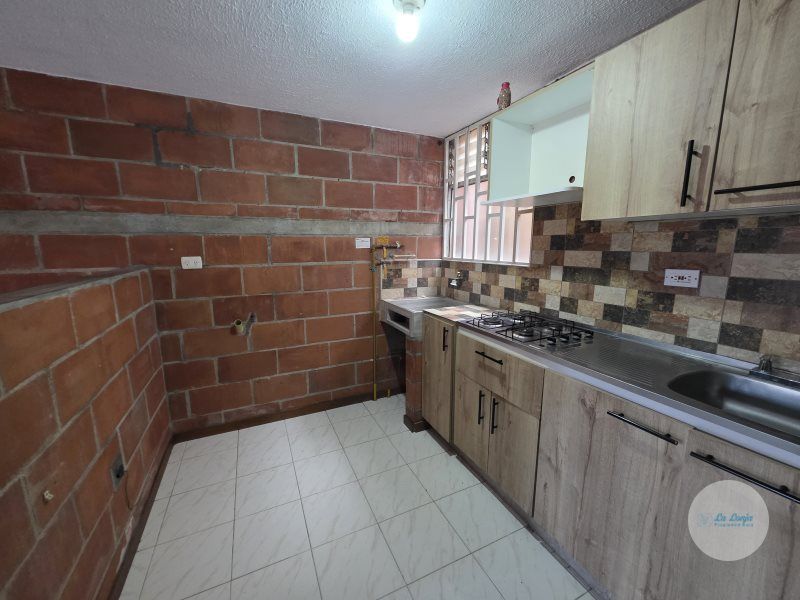 Casa en arriendo Antioquia Bello Urbanización Palmar De Serramonte 42 m2 Habitaciones 3 Baños 2 Garajes 0 Precio $1500000