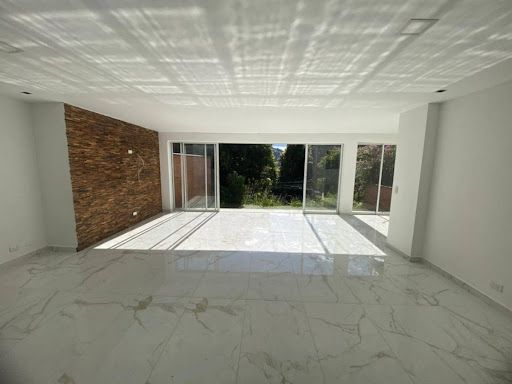 Casa en arriendo Antioquia Envigado Vientos De La Colina 350 m2 Habitaciones 3 Baños 2 Garajes 1 Precio $9200000