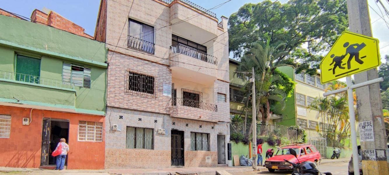 Apartamento en arriendo Antioquia Medellín El Salvador 90 m2 Habitaciones 4 Baños 1 Garajes 0 Precio $2300000