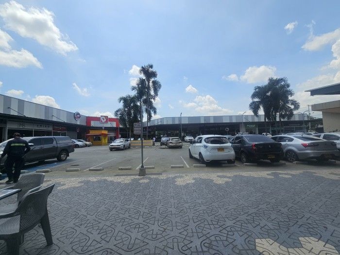 Local en venta Valle Del Cauca Cali Parcelaciones Pance 50 m2 Habitaciones 0 Baños 1 Garajes 10 Precio $650000000