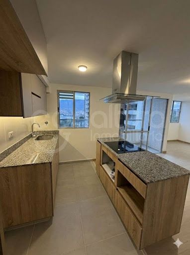 Apartamento en arriendo Antioquia Medellín Altamira 67 m2 Habitaciones 2 Baños 2 Garajes 1 Precio $3100000