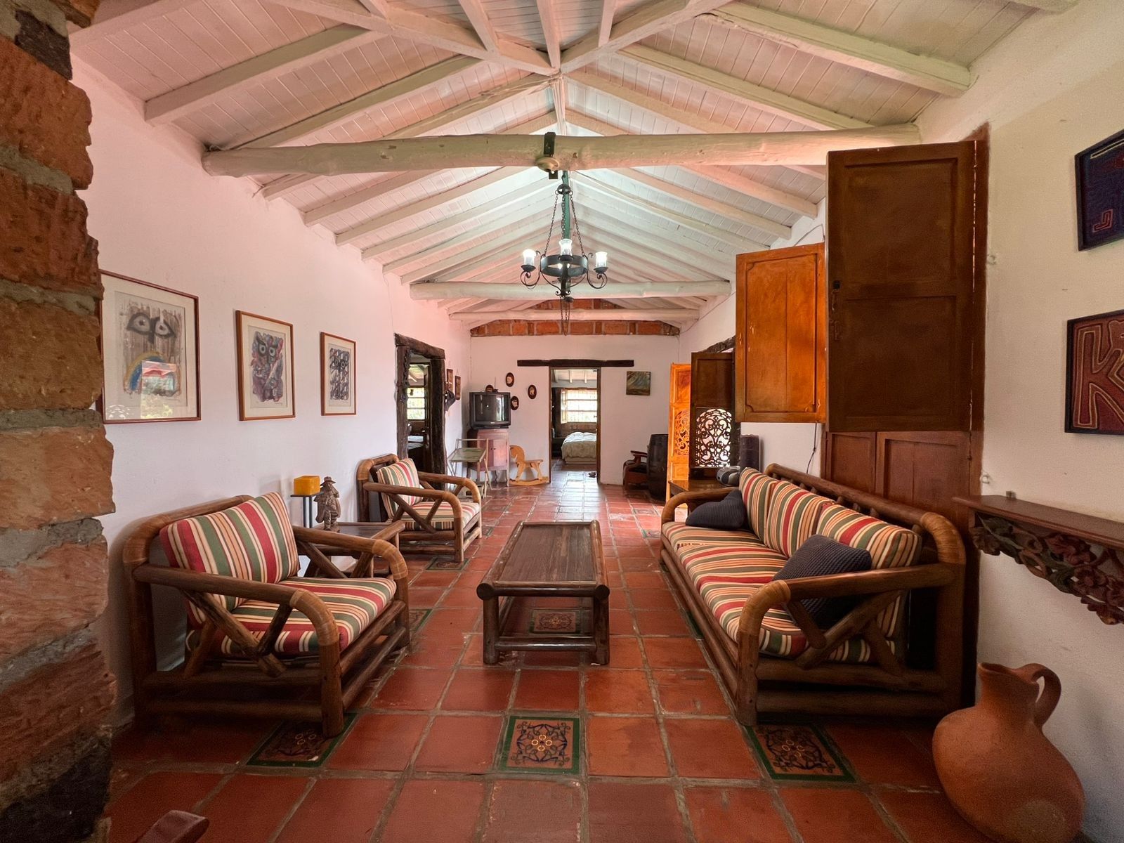 Casa en venta Antioquia Envigado La Mesa 275 m2 Habitaciones 3 Baños 2 Garajes 2 Precio $2750000000