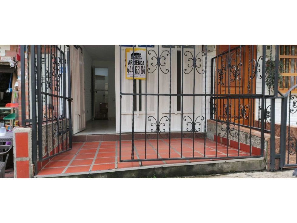 Local en arriendo Antioquia Envigado Loma Del Barro 30 m2 Habitaciones 0 Baños 1 Garajes 0 Precio $1400000