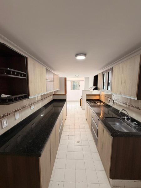 Casa en venta Antioquia Medellín Castropol 187 m2 Habitaciones 5 Baños 5 Garajes 2 Precio $1100000000