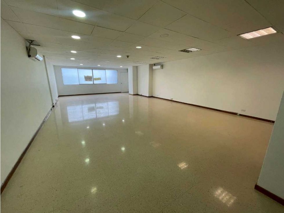 Oficina en arriendo Antioquia Medellín Guayabal 113 m2 Habitaciones 0 Baños 2 Garajes 2 Precio $4500000