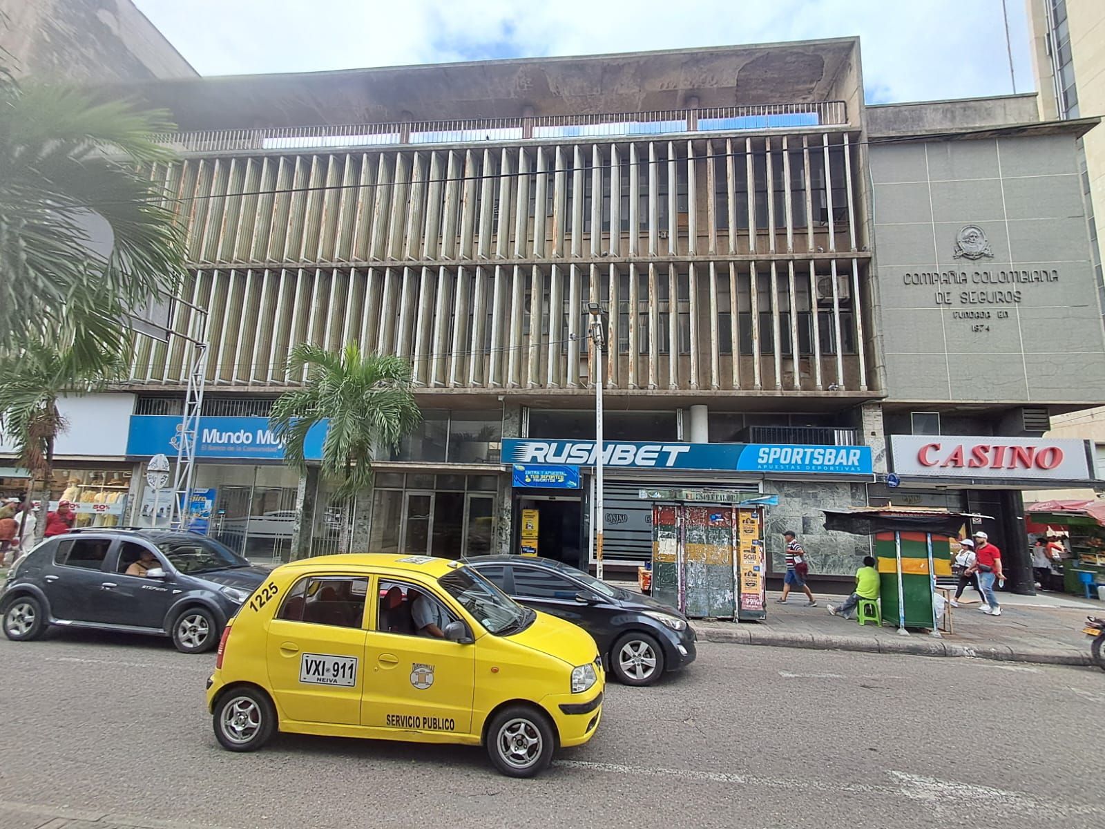 Oficina en arriendo o venta Huila Neiva Centro 30 m2 Habitaciones 0 Baños 1 Garajes 0 Precio venta $90000000 Precio arriendo $1130000