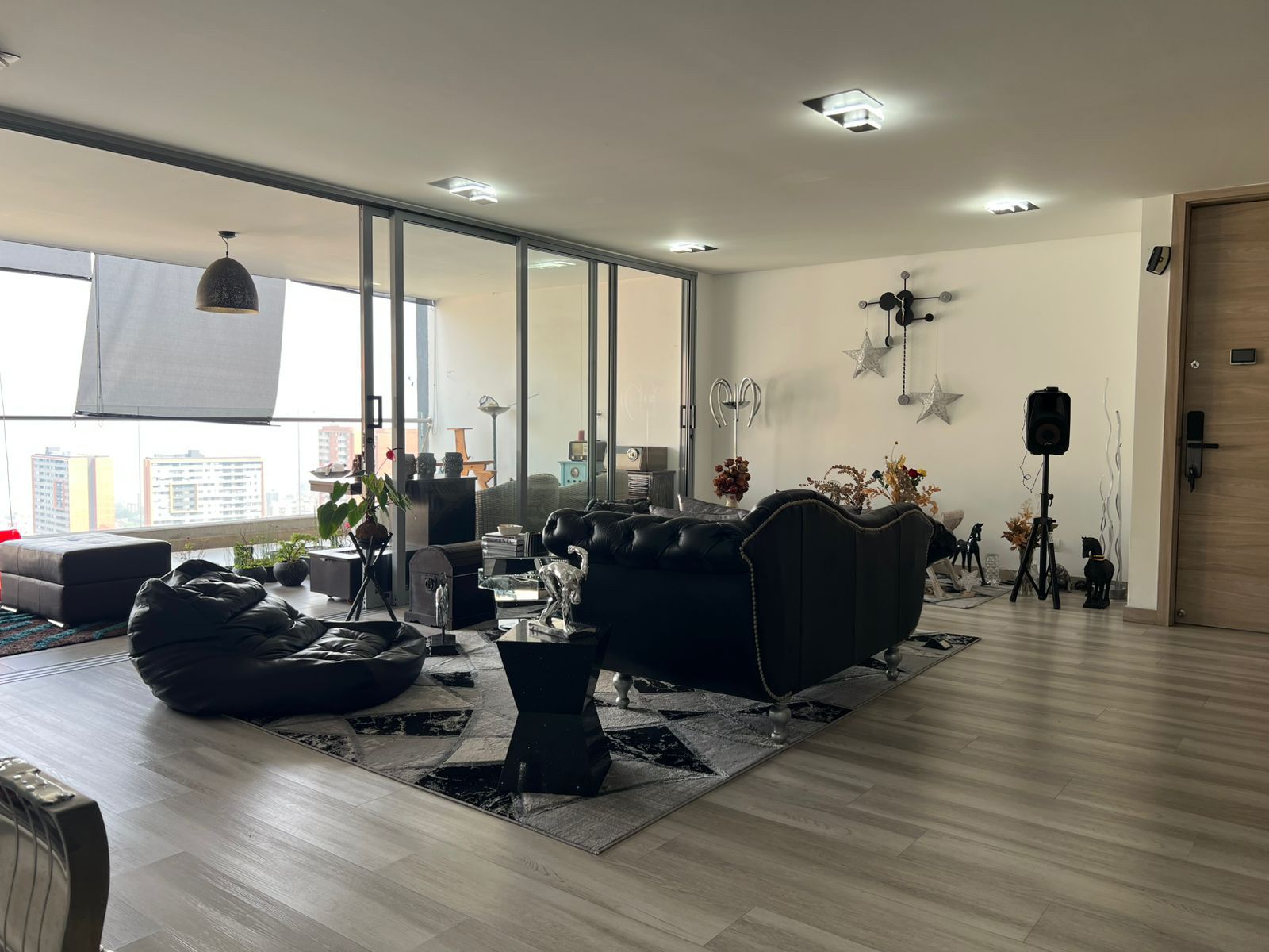 Apartamento en venta Antioquia Envigado Loma De Las Brujas 206 m2 Habitaciones 3 Baños 4 Garajes 2 Precio $2110000000