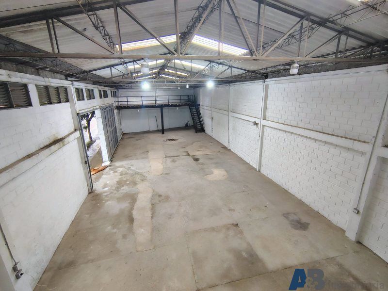 Bodega en arriendo Antioquia Itagüí San Pío X 330 m2 Habitaciones 0 Baños 3 Garajes 0 Precio $15000000