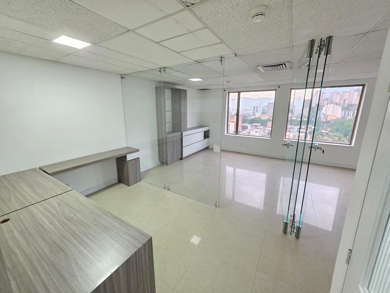 Oficina en arriendo Antioquia Medellín Astorga 57 m2 Habitaciones 0 Baños 1 Garajes 1 Precio $6200000