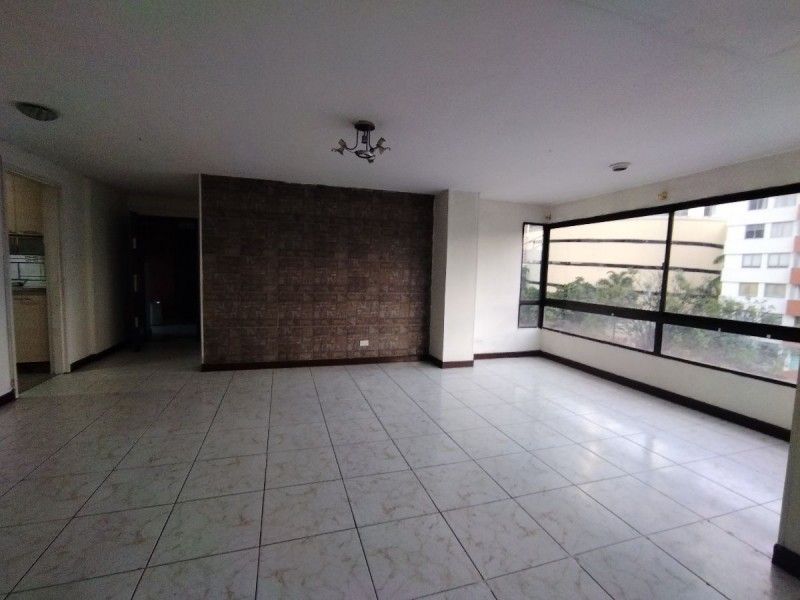 Apartamento en arriendo Antioquia Medellín Villanueva 131 m2 Habitaciones 4 Baños 4 Garajes 1 Precio $2560000