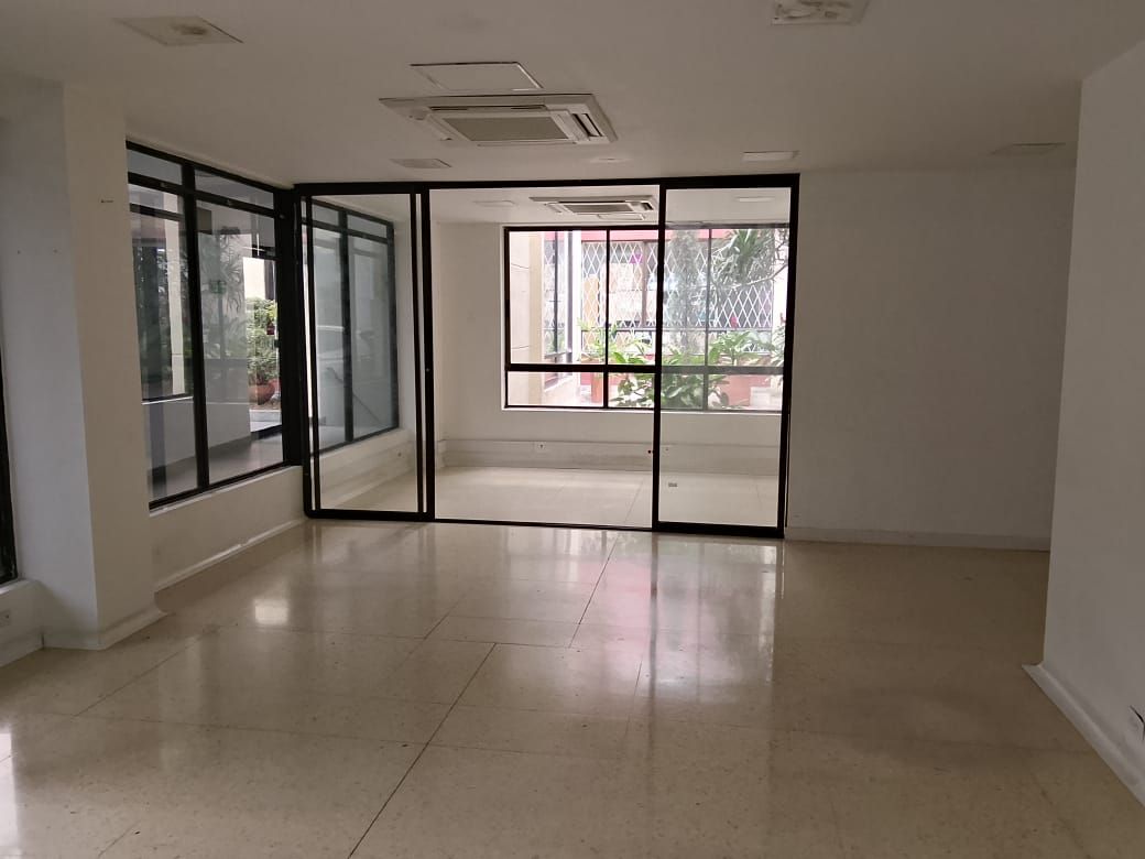 Oficina en arriendo Antioquia Medellín La Aguacatala 62 m2 Habitaciones 0 Baños 1 Garajes 1 Precio $5000000