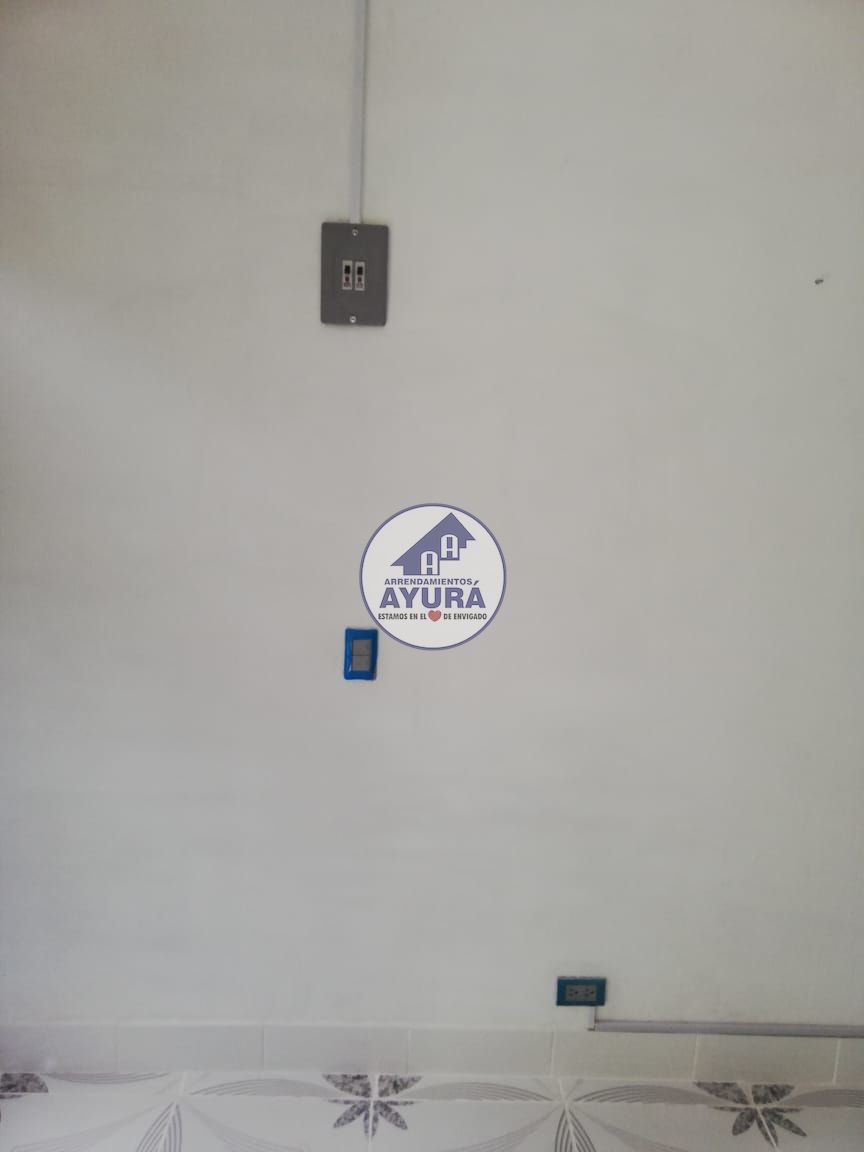 Apartaestudio en arriendo Antioquia Envigado Obrero 20 m2 Habitaciones 0 Baños 1 Garajes 0 Precio $850000